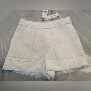 Ivory / Gardenia Allen shorts; 5 a 7 cinq a sept; tous les jours; size 6; NWT